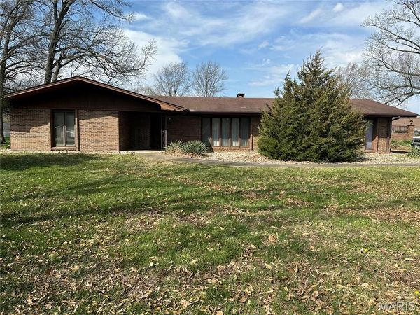 801 N James Street , Sparta, IL 62286