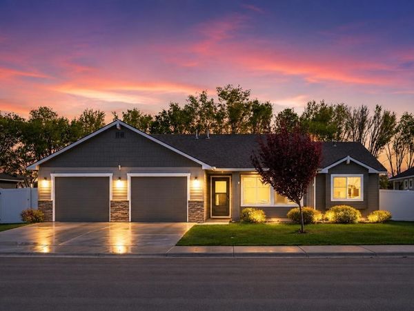 260 Stagecoach Ave, Fruitland, ID 83619