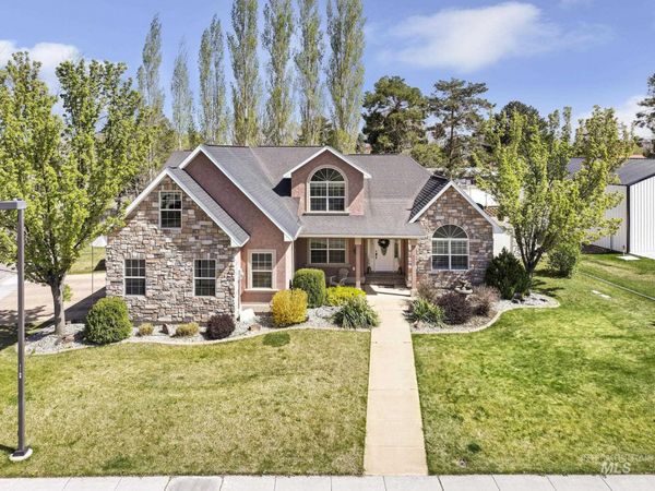 1111 Cole St, Kimberly, ID 83341