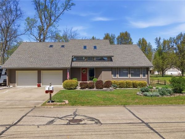 256 Walnut, Washington, WV 26181