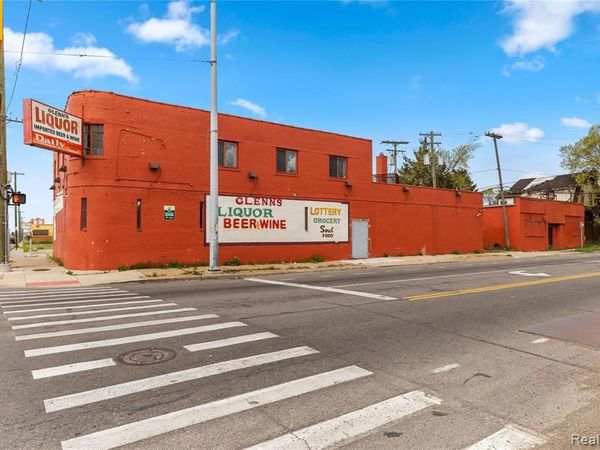 10000 W CHICAGO Street , Detroit, MI 48204