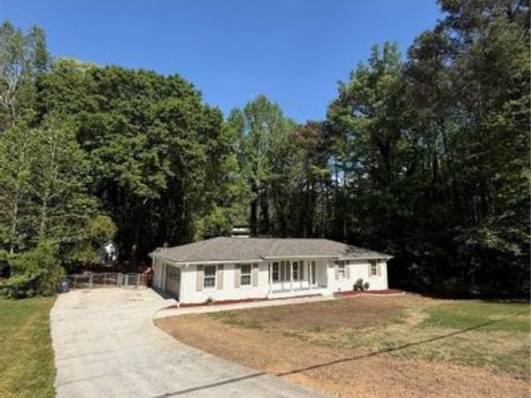 2646 Pamela Drive , Snellville, GA 30078