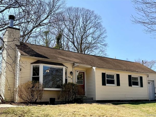 32 Hewlett Drive, Sound Beach, NY 11789