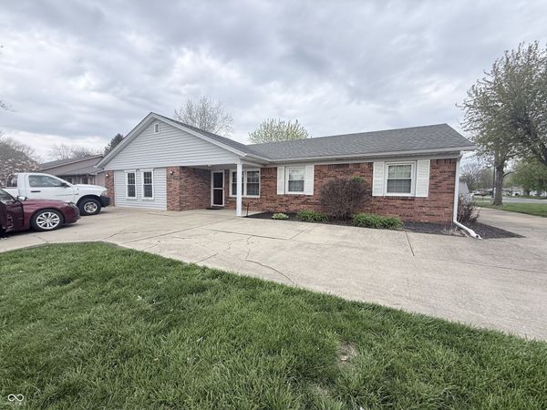 2 Rypma Row, Whiteland, IN 46184