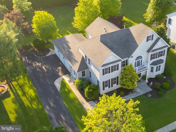 3423 COURTNEY DR, CENTER VALLEY, PA 18034