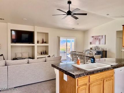 1147 White Oak Loop, Minden, NV 89423 Photo