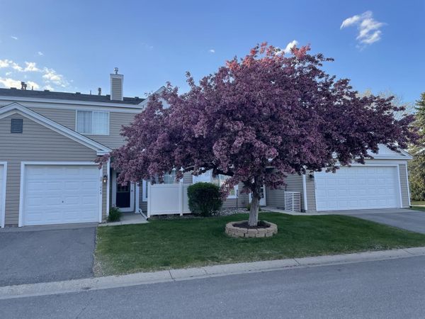 2005 Southcross Drive W, Unit 1006, Burnsville, MN 55306
