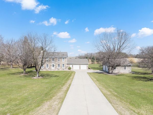 2049 68th Street NW, Rochester, MN 55901