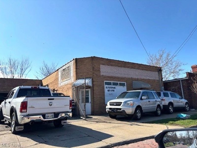 632 E 162nd Street, Cleveland, OH 44110 Photo 2