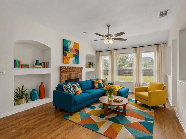 1105 Woodview DR, Leander, TX 78641