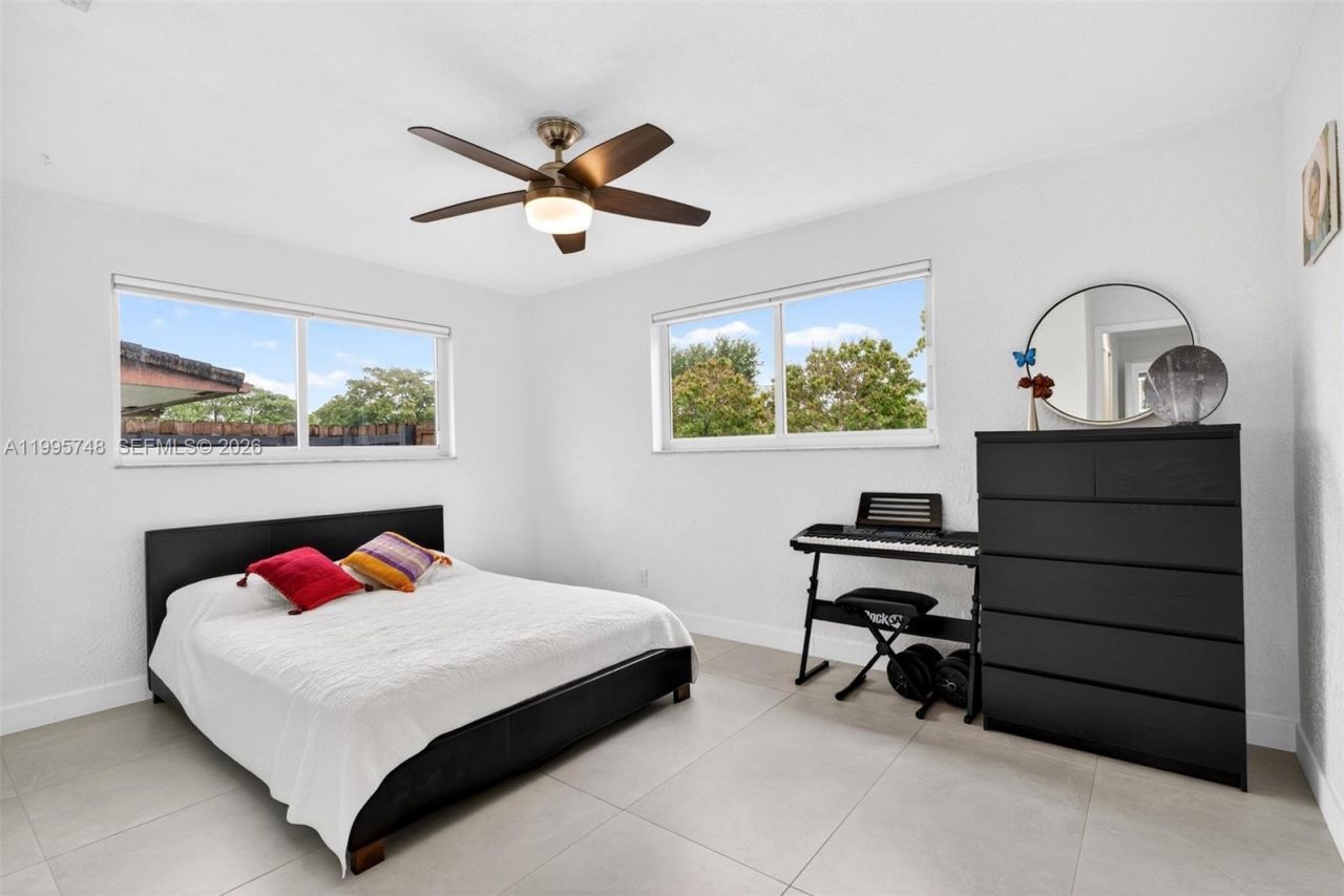763 S Rainbow Dr, Hollywood, FL 33021 Photo
