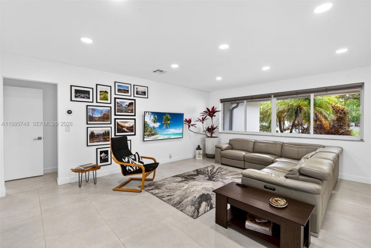 763 S Rainbow Dr, Hollywood, FL 33021 Photo
