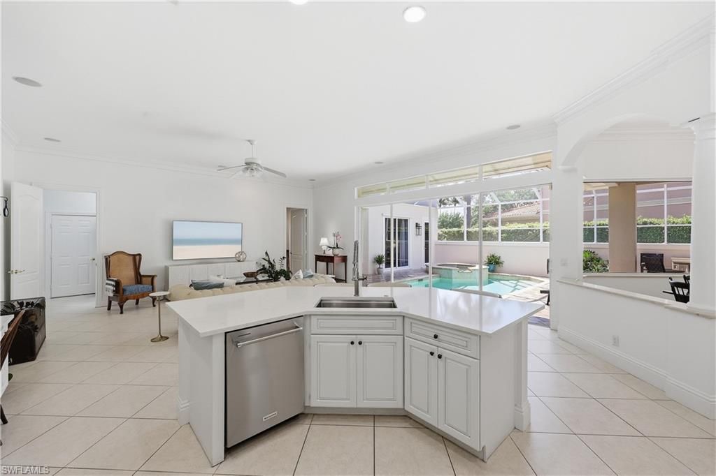 2844 Coco Lakes Dr, Naples, FL 34105 Photo