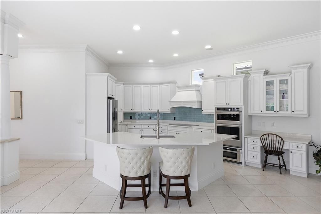 2844 Coco Lakes Dr, Naples, FL 34105 Photo