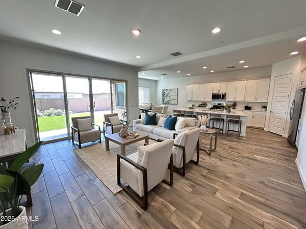 9321 W SELLS Drive, Phoenix, AZ 85037