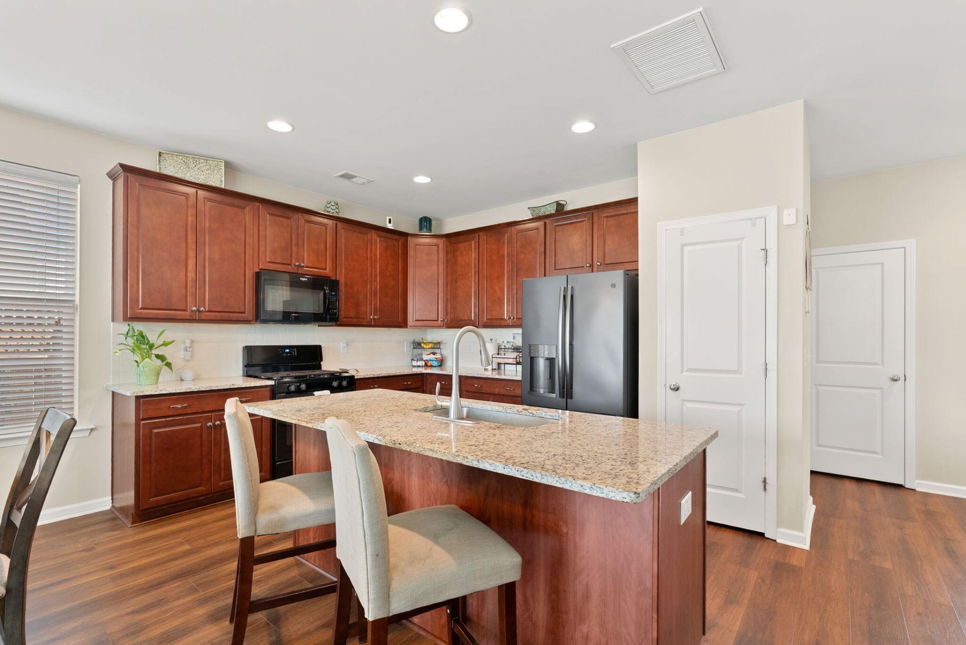 482 Spectrum Road Photo 12
