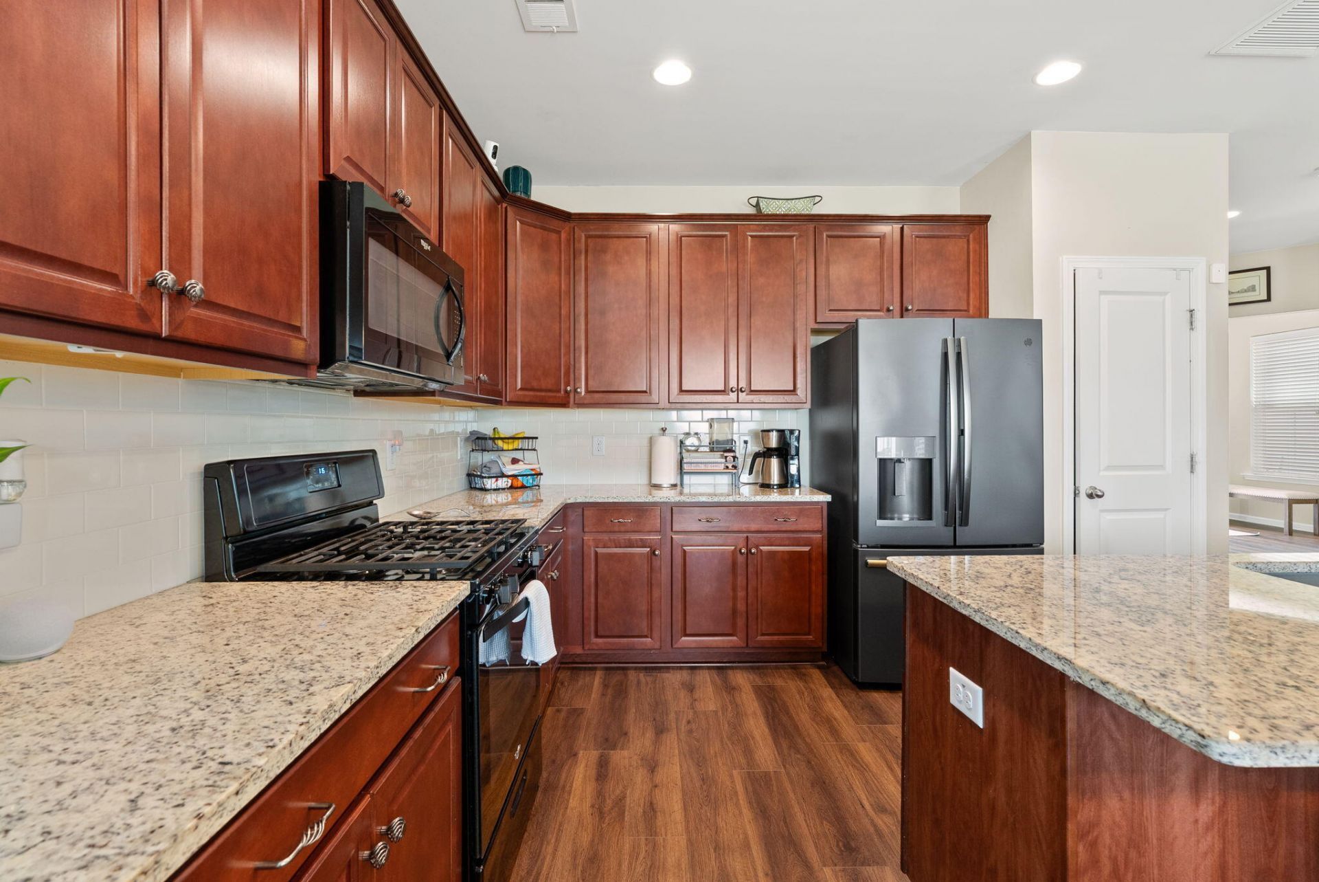 482 Spectrum Road Photo 16