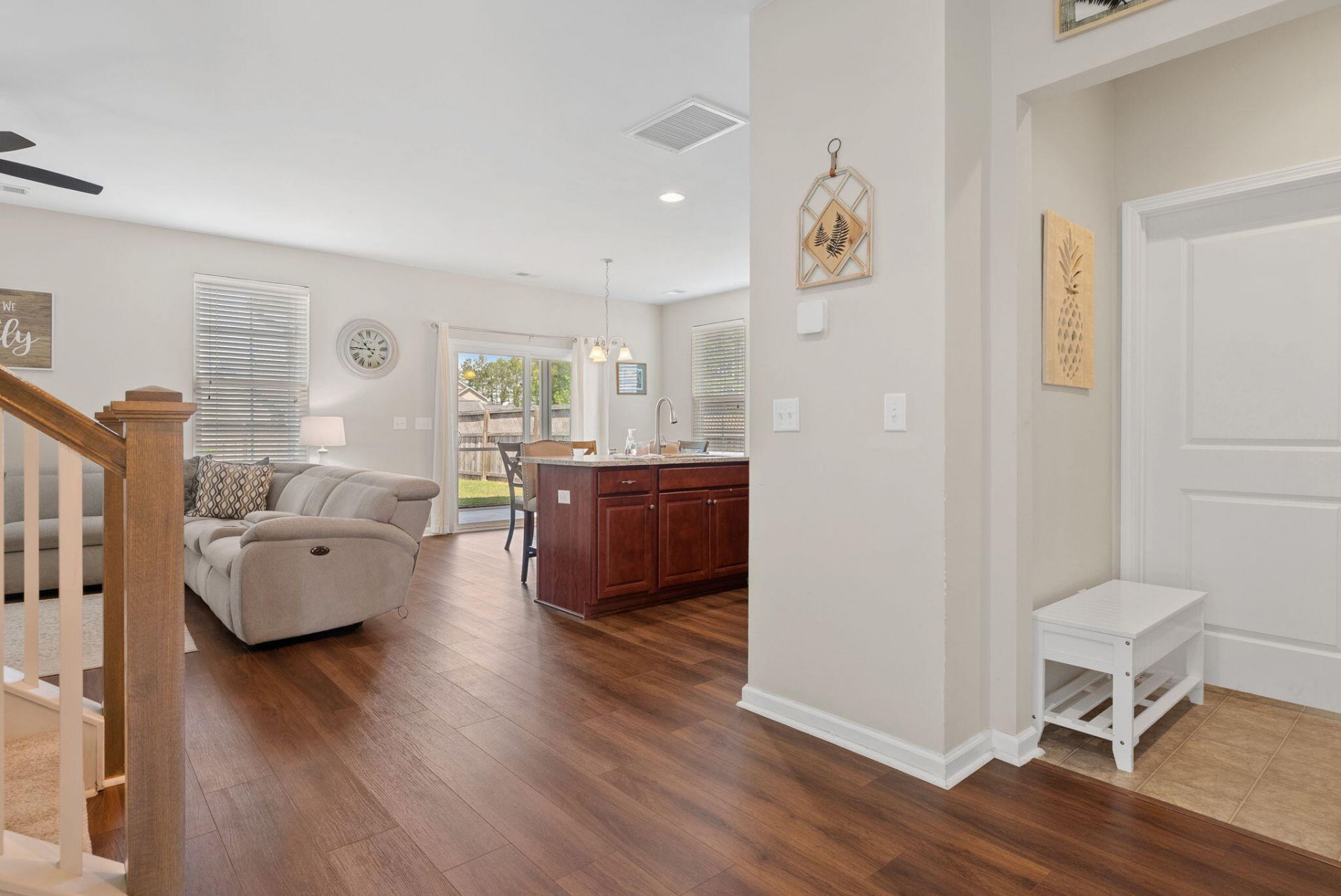 482 Spectrum Road Photo 8