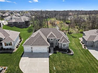 5513 NW 111th Court, Kansas City, MO 64154