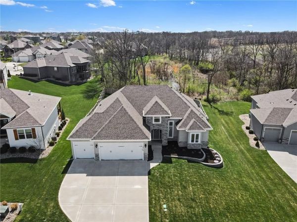 5513 NW 111th Court, Kansas City, MO 64154