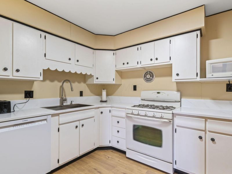 507 Agler Road , Columbus, OH 43230 Photo 14