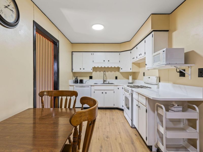 507 Agler Road , Columbus, OH 43230 Photo 17