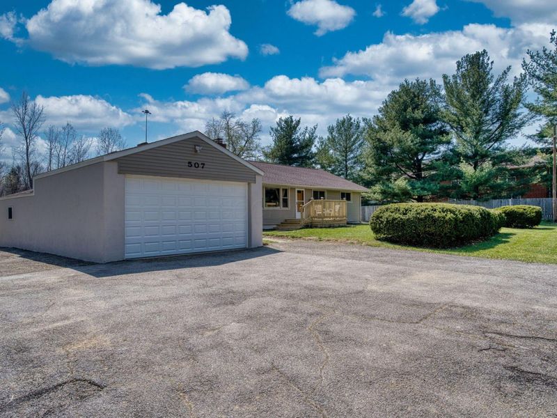 507 Agler Road , Columbus, OH 43230 Photo 3