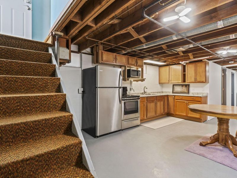 507 Agler Road , Columbus, OH 43230 Photo 32