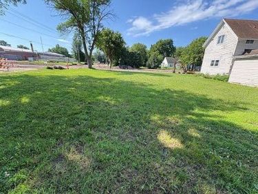 49 S Hering Street, Appleton, MN 56208