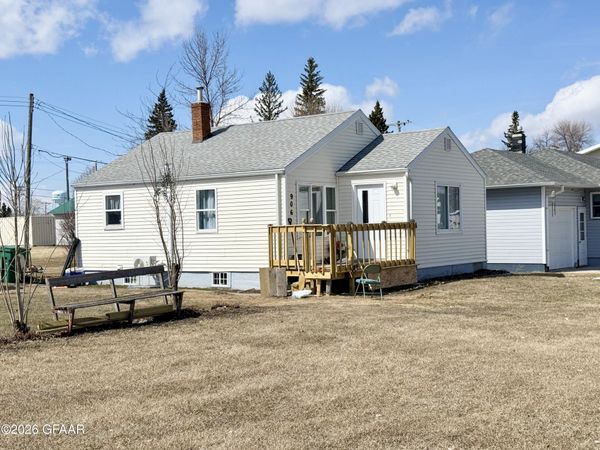 906 9TH ST Street , Langdon, ND 58249