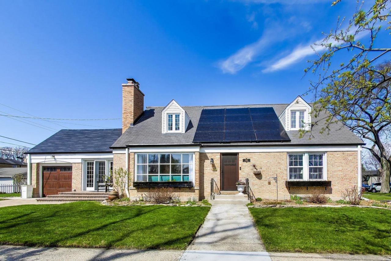 202 N Chester Avenue, Park Ridge, IL 60068 Main Photo