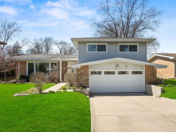 215 HIBBARD Road , Wilmette, IL 60091