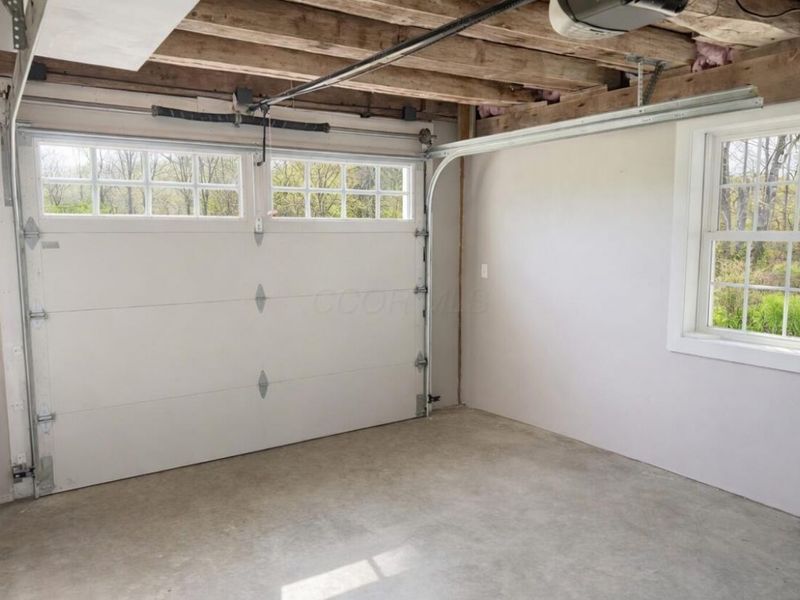 735 Berry Road, Howard, OH 43028 Photo 10