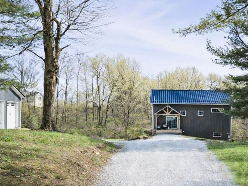 735 Berry Road, Howard, OH 43028 Photo 3