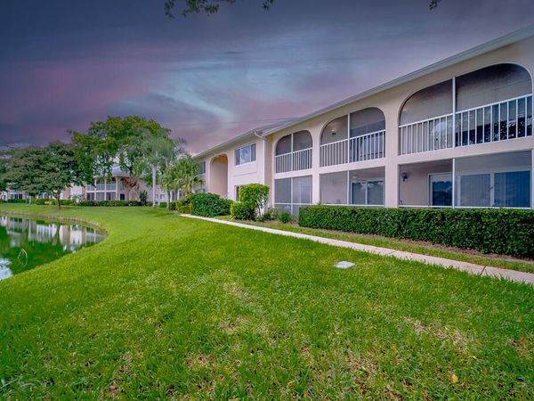13811 Oneida Drive, Unit E1, Delray Beach, FL 33446