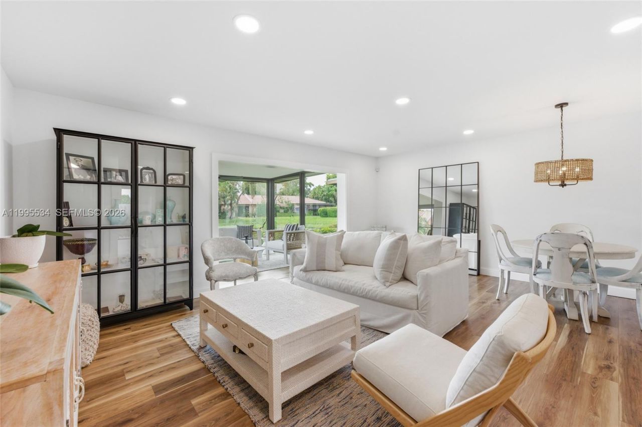 21160 Juego Cir, Unit 13A, Boca Raton, FL 33433 Photo