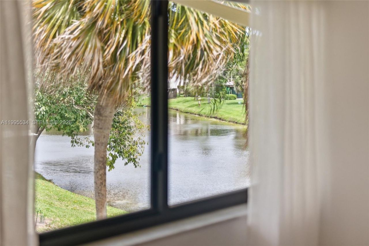 21160 Juego Cir, Unit 13A, Boca Raton, FL 33433 Photo