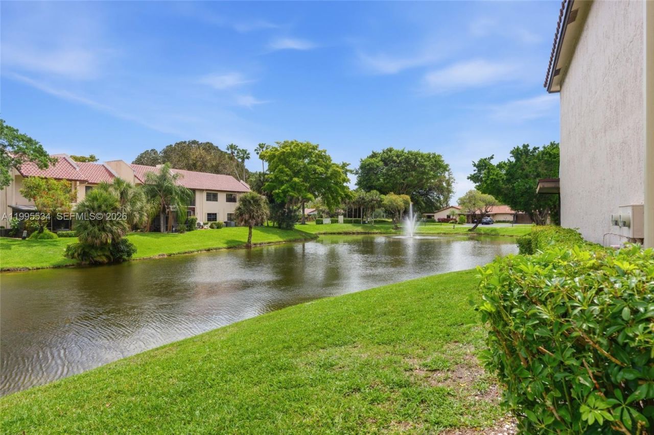 21160 Juego Cir, Unit 13A, Boca Raton, FL 33433 Photo