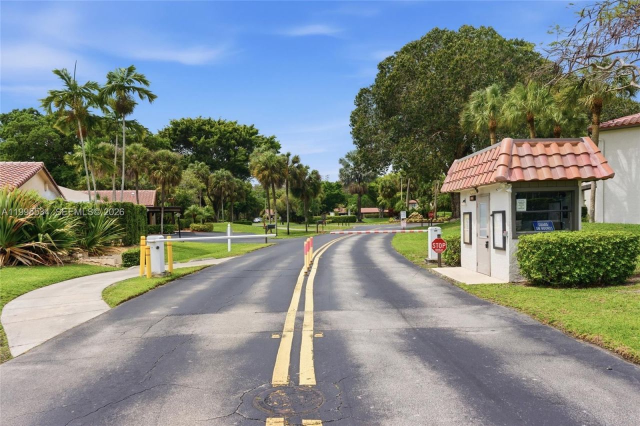 21160 Juego Cir, Unit 13A, Boca Raton, FL 33433 Photo