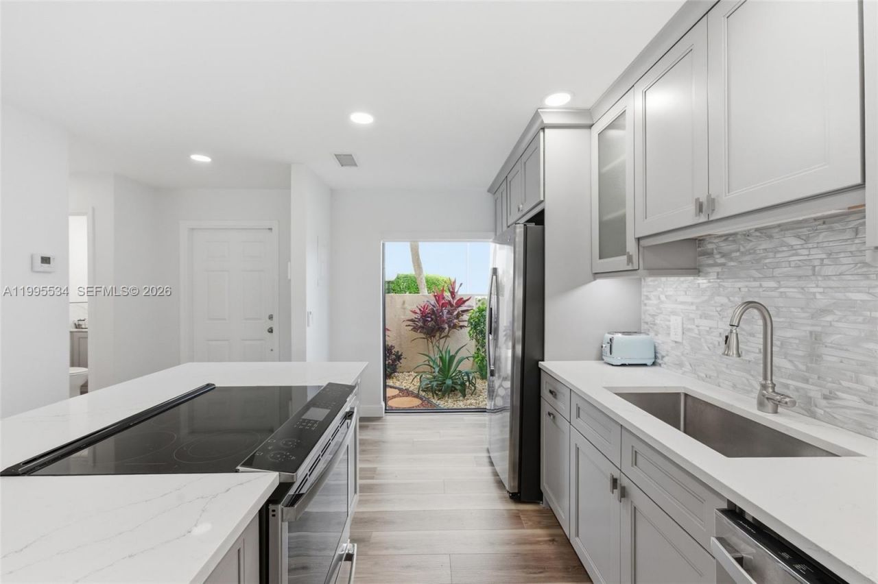 21160 Juego Cir, Unit 13A, Boca Raton, FL 33433 Photo