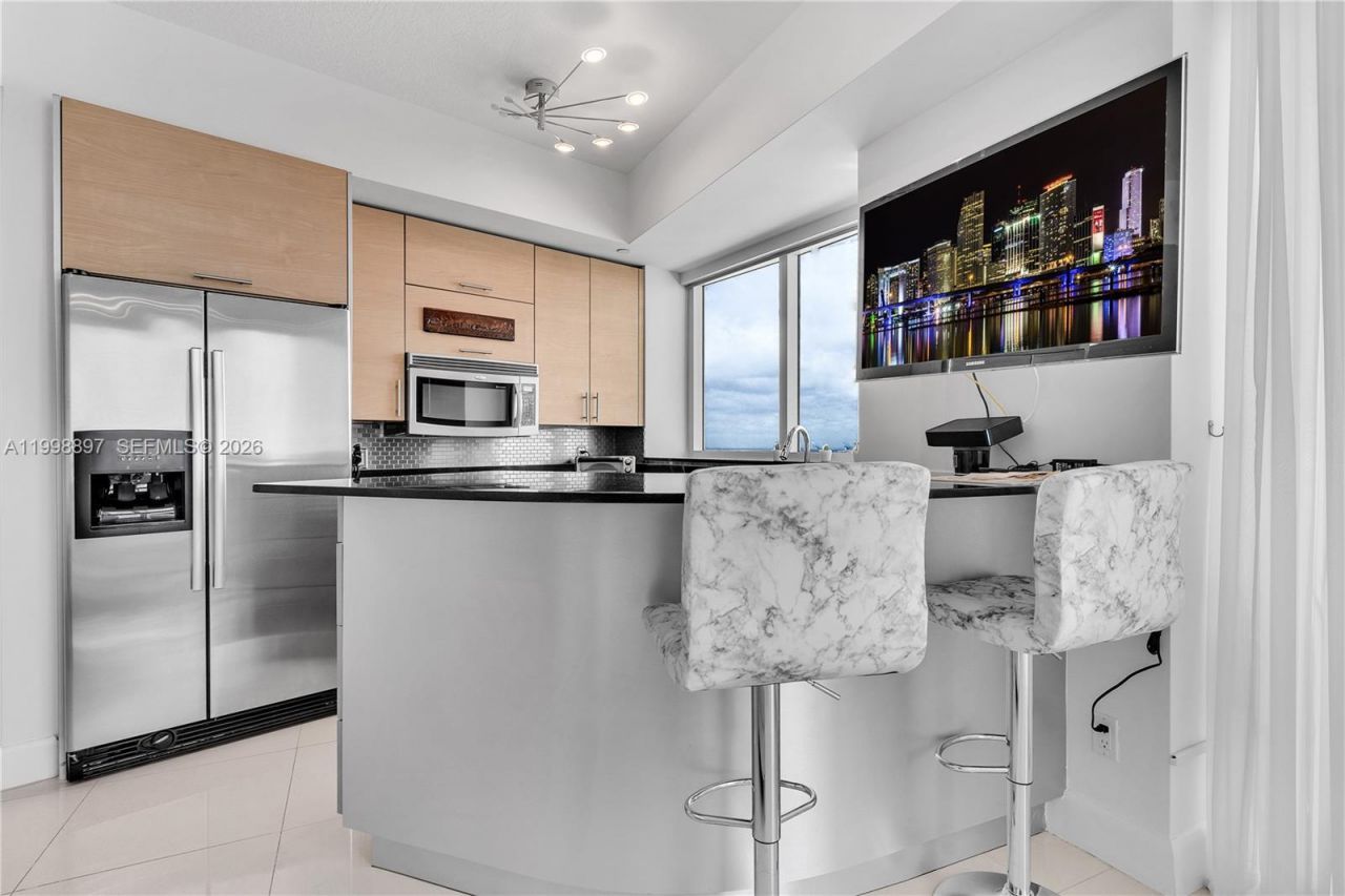 60 SW 13th St, Unit 4818, Miami, FL 33130 Photo