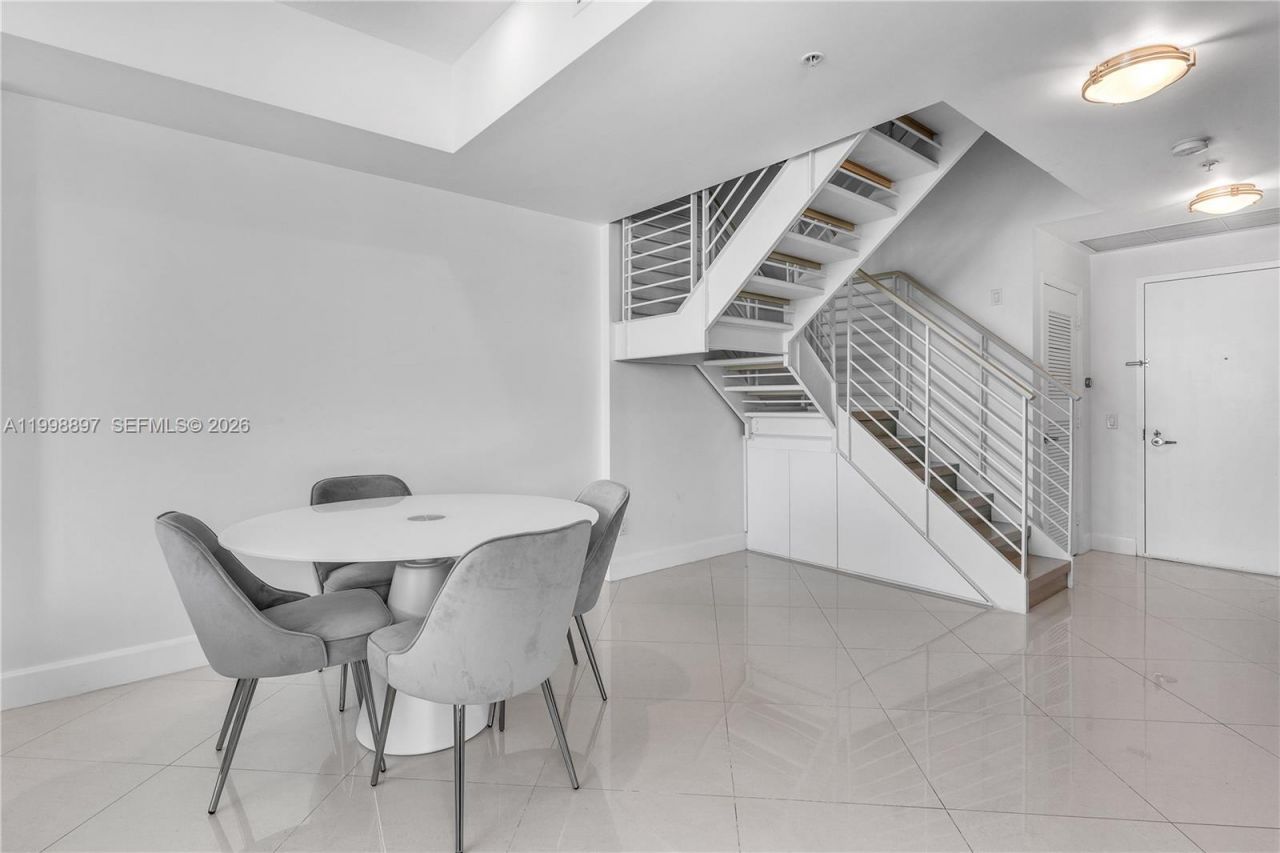 60 SW 13th St, Unit 4818, Miami, FL 33130 Photo