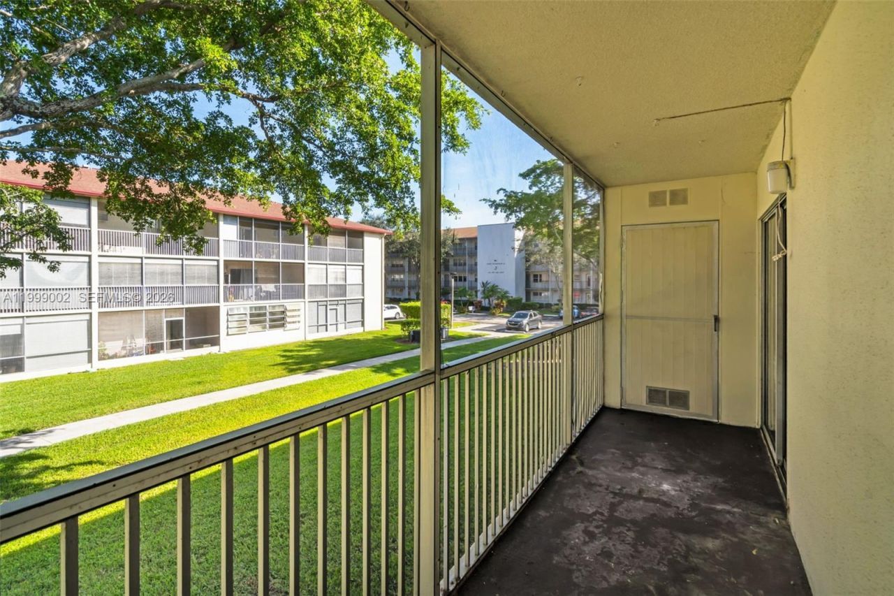 200 SW 132nd Way, Unit 211L, Pembroke Pines, FL 33027 Photo