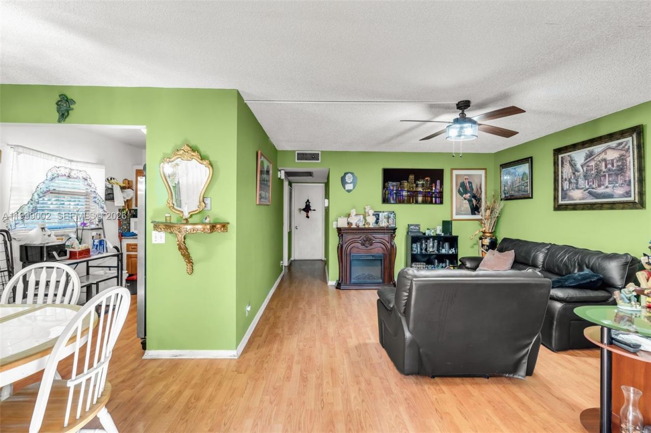 200 SW 132nd Way, Unit 211L, Pembroke Pines, FL 33027 Photo