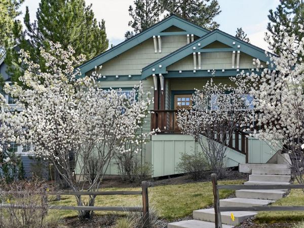 1370 NW Mt Washington Drive, Bend, OR 97703