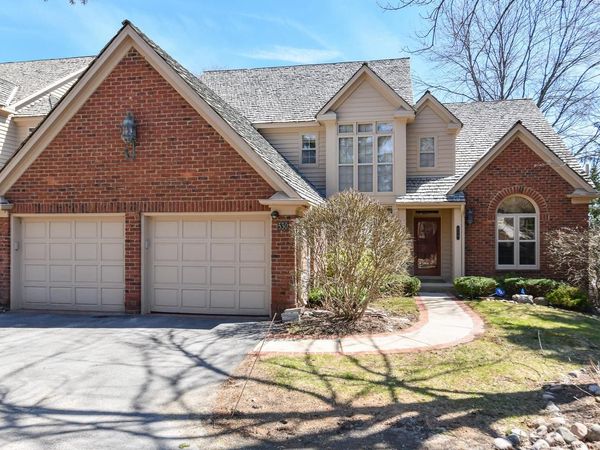 530 Park CIRCLE, Elm Grove, WI 53122