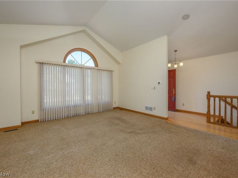 900 Cordova Drive, Barberton, OH 44203 Photo 11