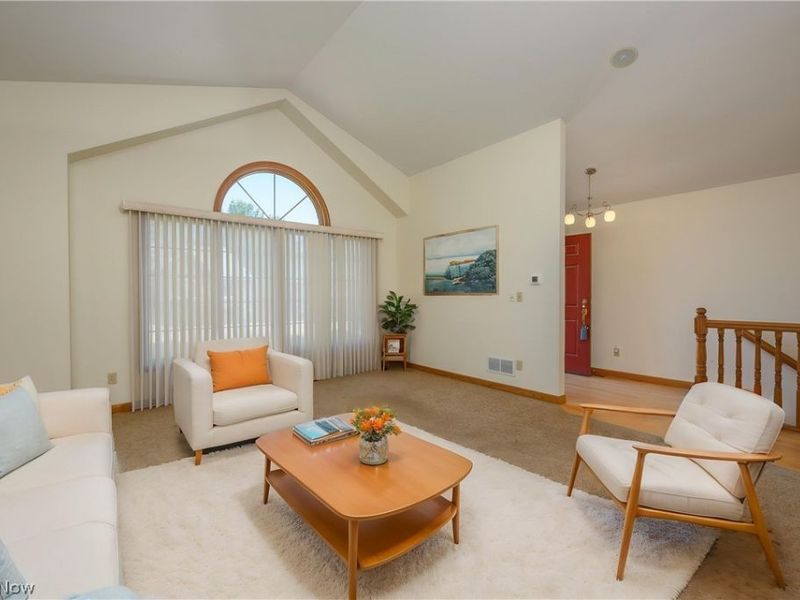 900 Cordova Drive, Barberton, OH 44203 Photo 12