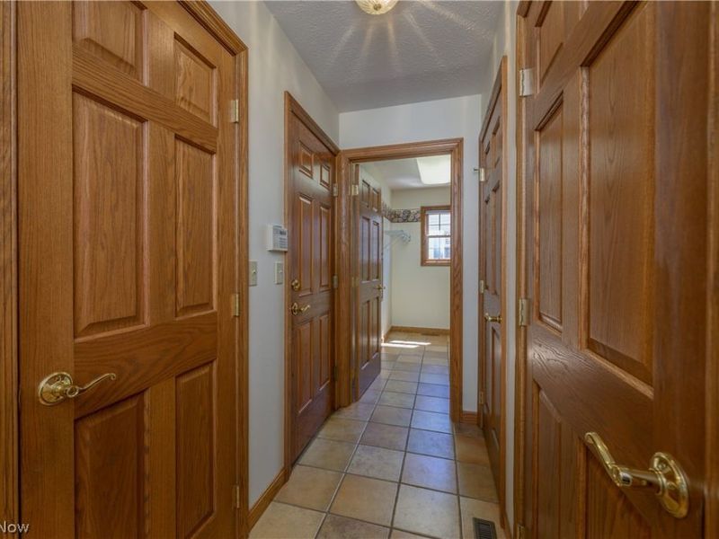 900 Cordova Drive, Barberton, OH 44203 Photo 22