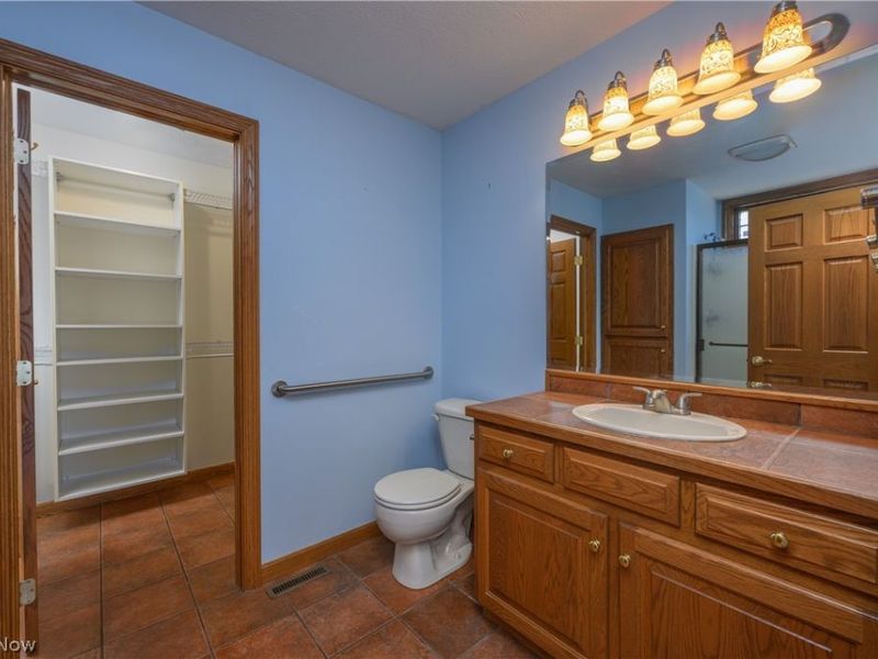 900 Cordova Drive, Barberton, OH 44203 Photo 27